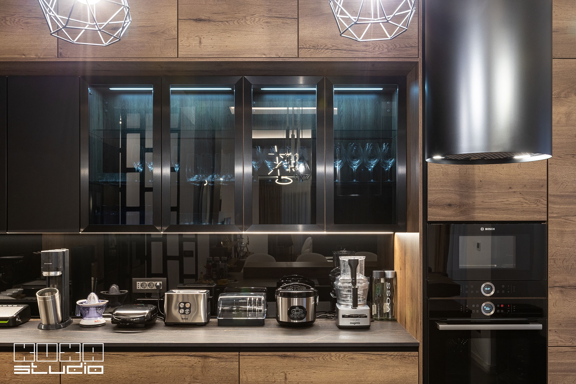 Vitrine negre pentru bucatarie