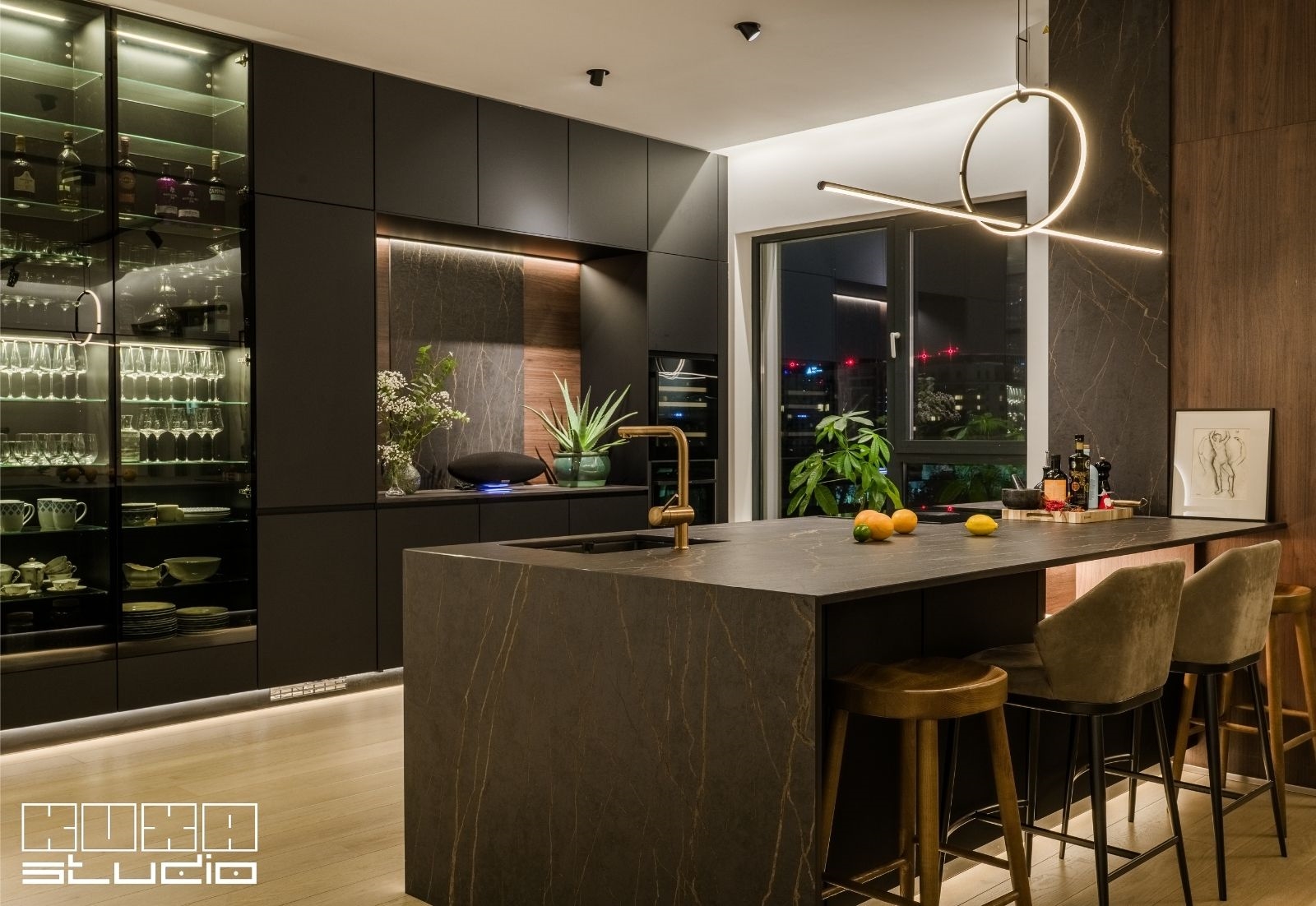 Bucatarie moderna cu insula KUXA studio