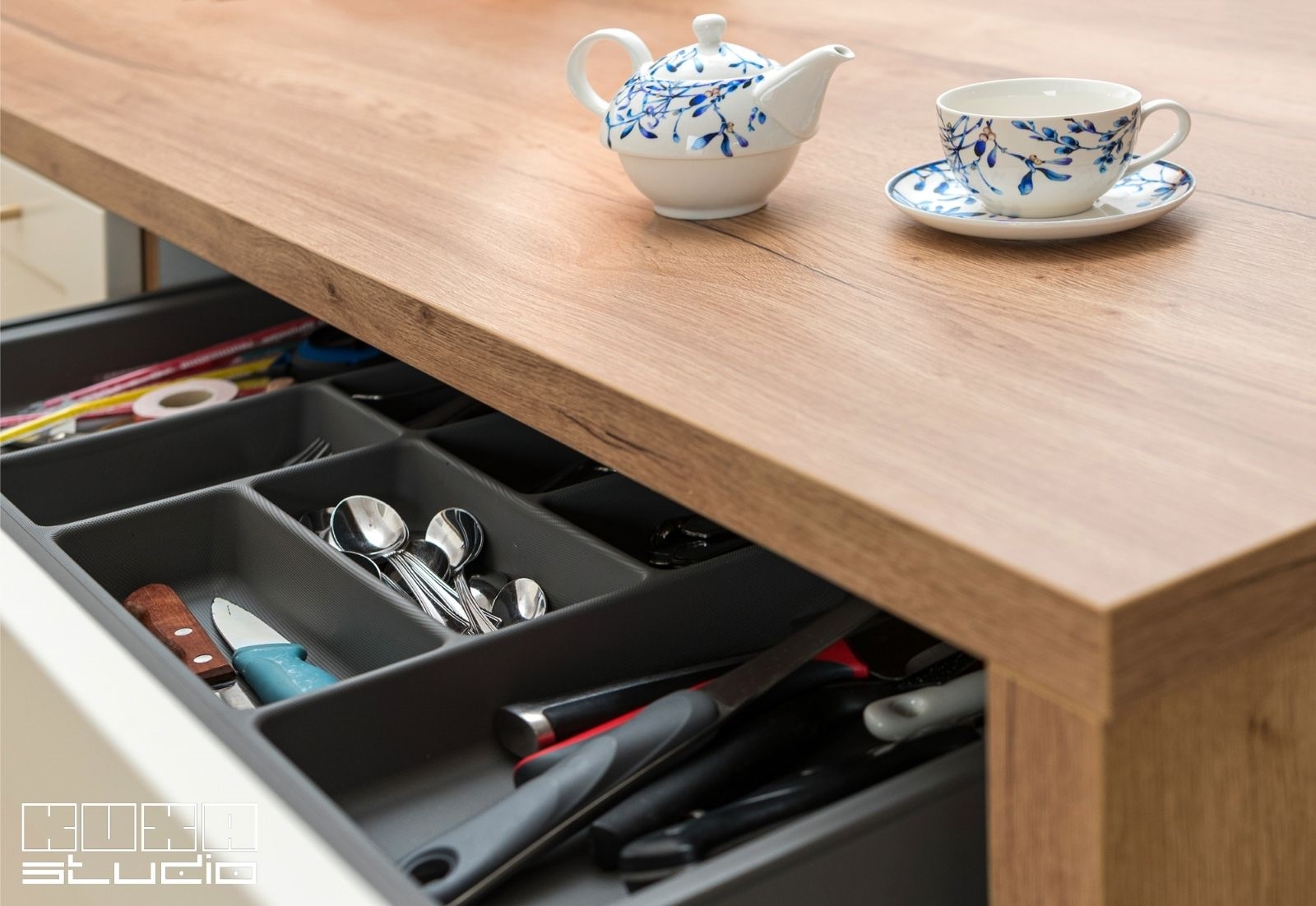 Sertar cu separator pentru tacamuri