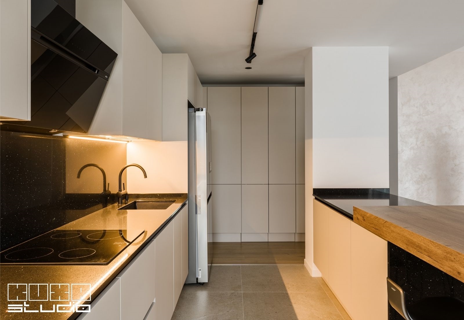 coloane de depozitare pentru mobila de bucătărie