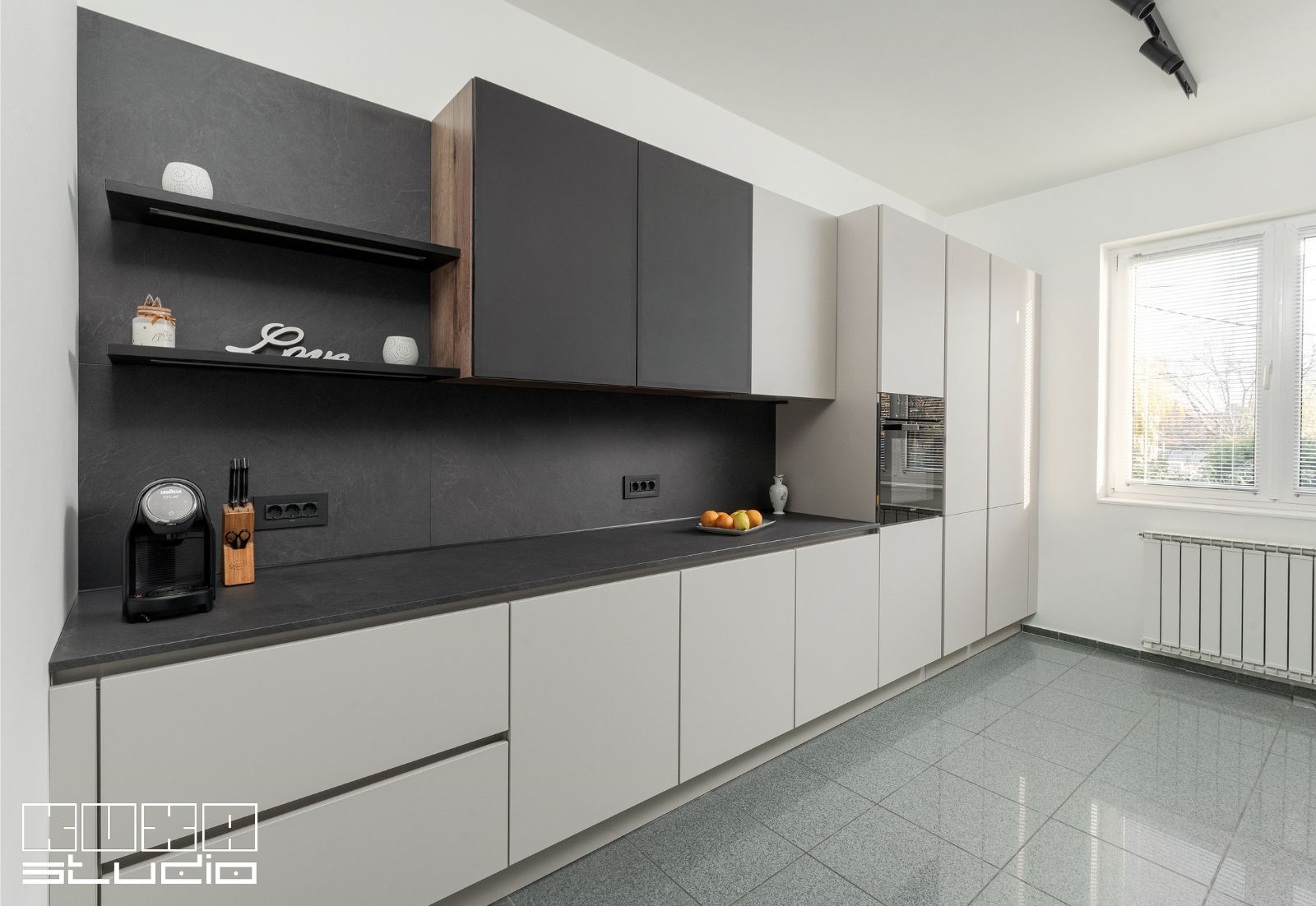 bucatarie cu electrocasnice incorporate