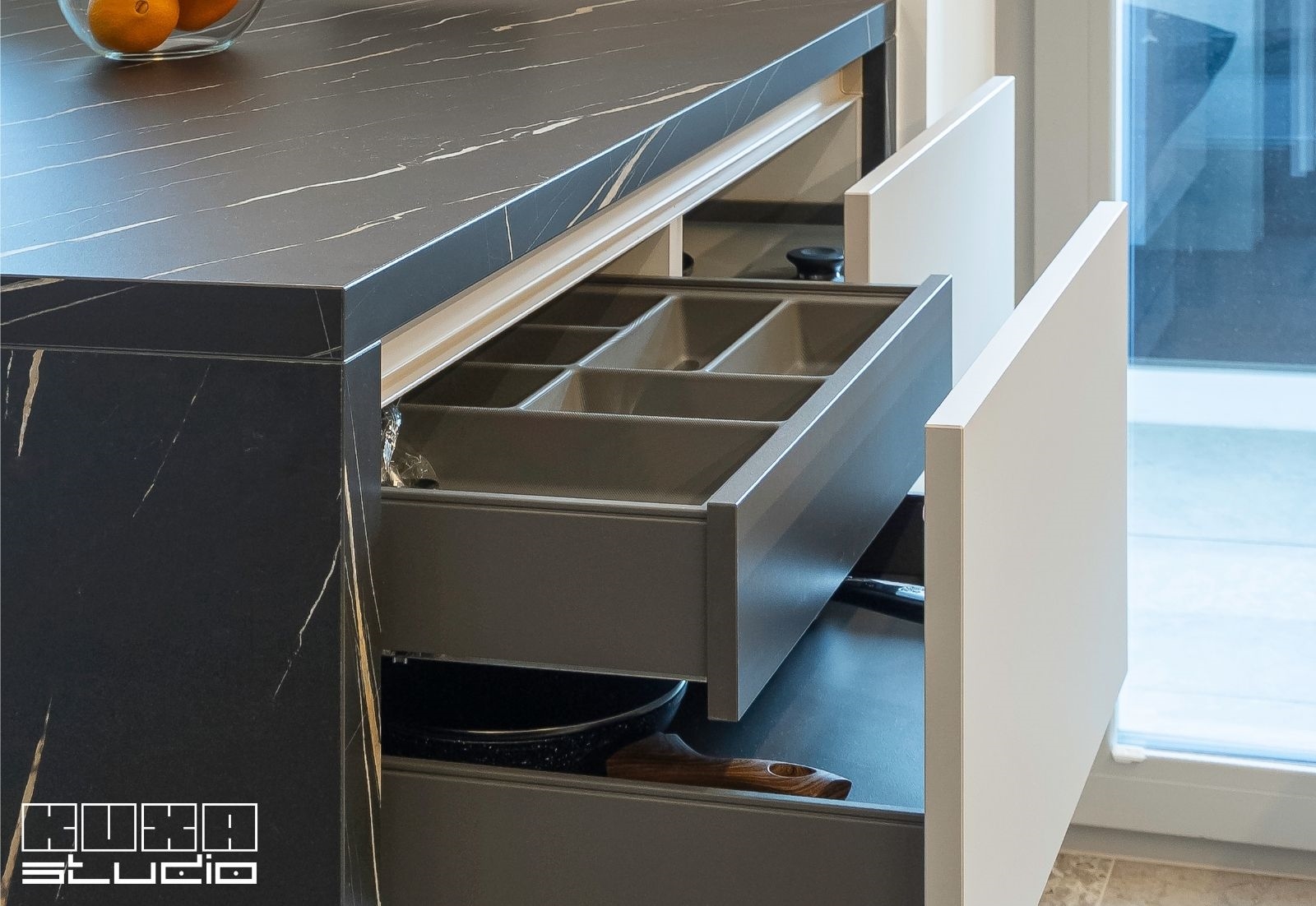 sertar cu organizator pentru tacamurii