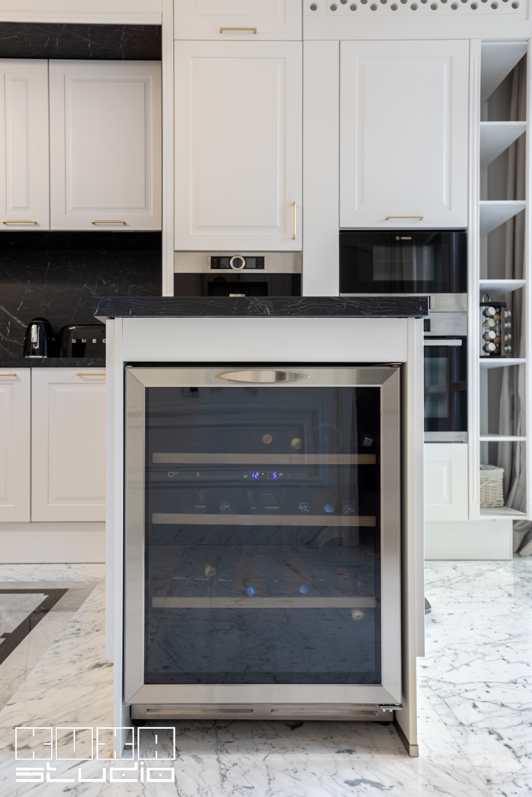 frigider de vinuri incorporat