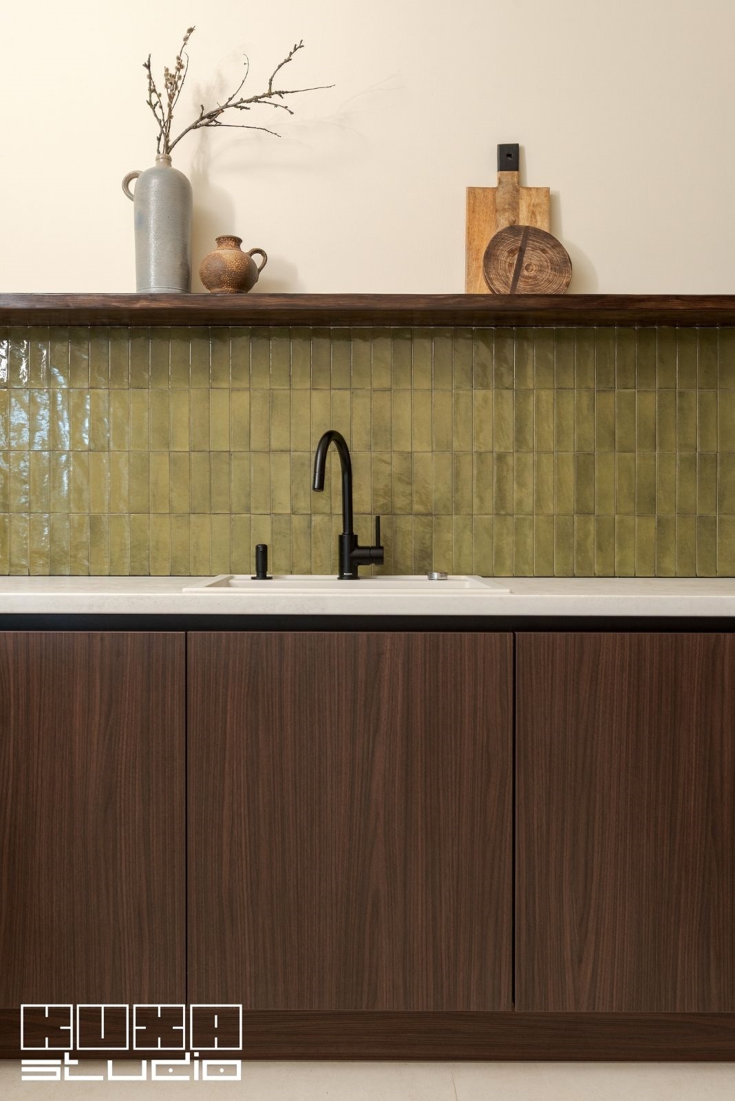 chiuveta alba de bucătărie