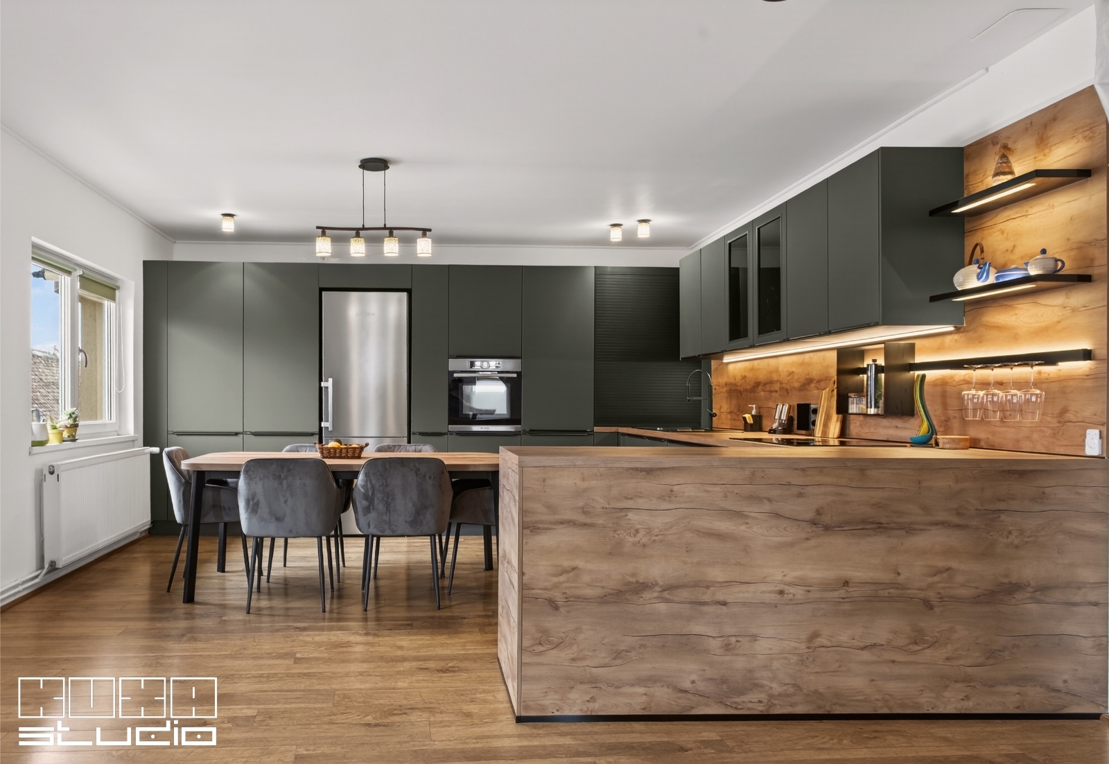 bucatarie moderrna cu peninsula