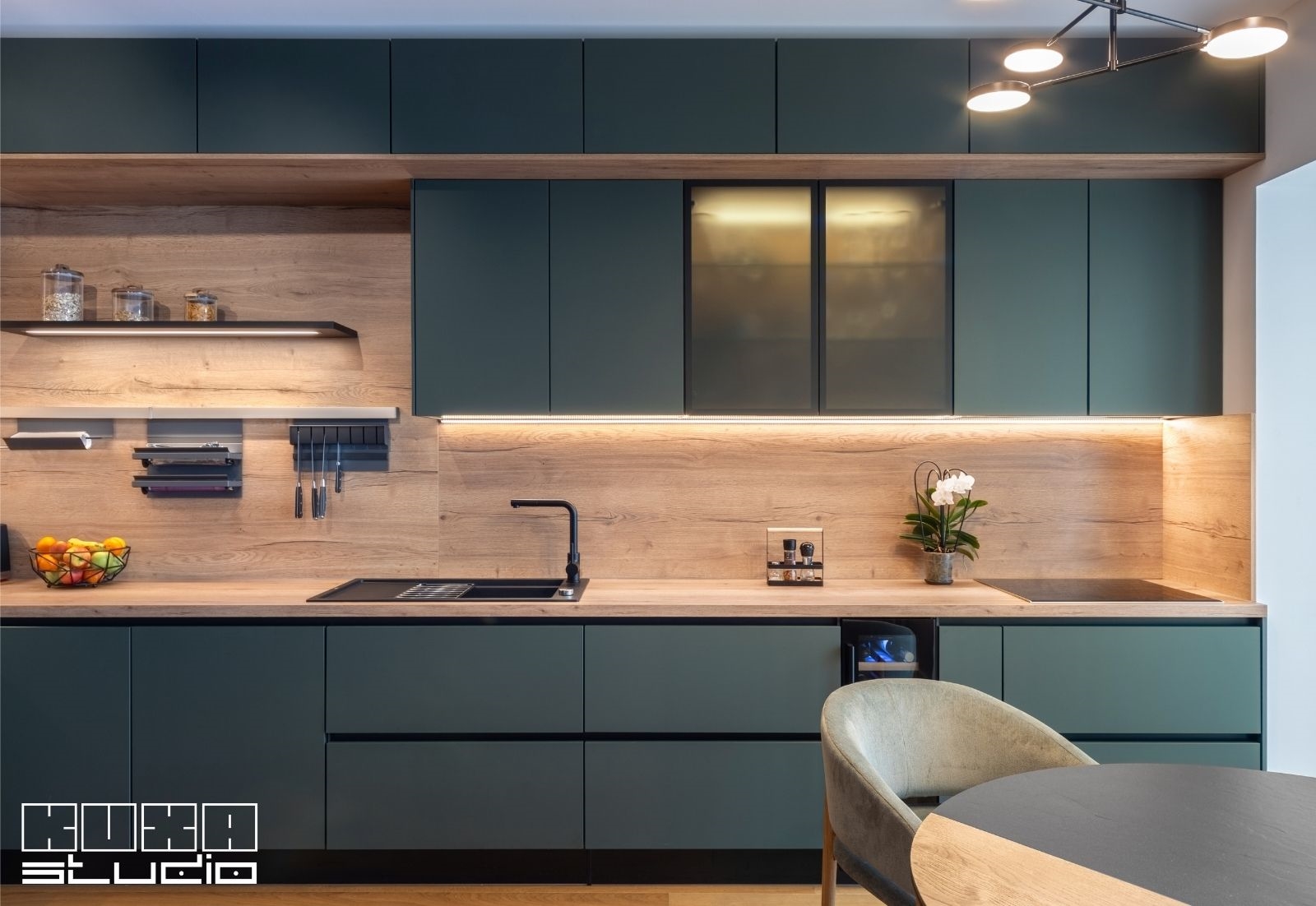 bucatarie la comanda in L