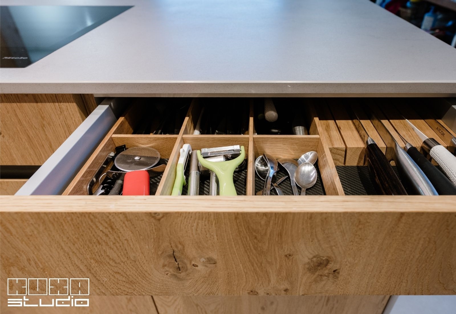 sertar cu separator pentru tacâmuri