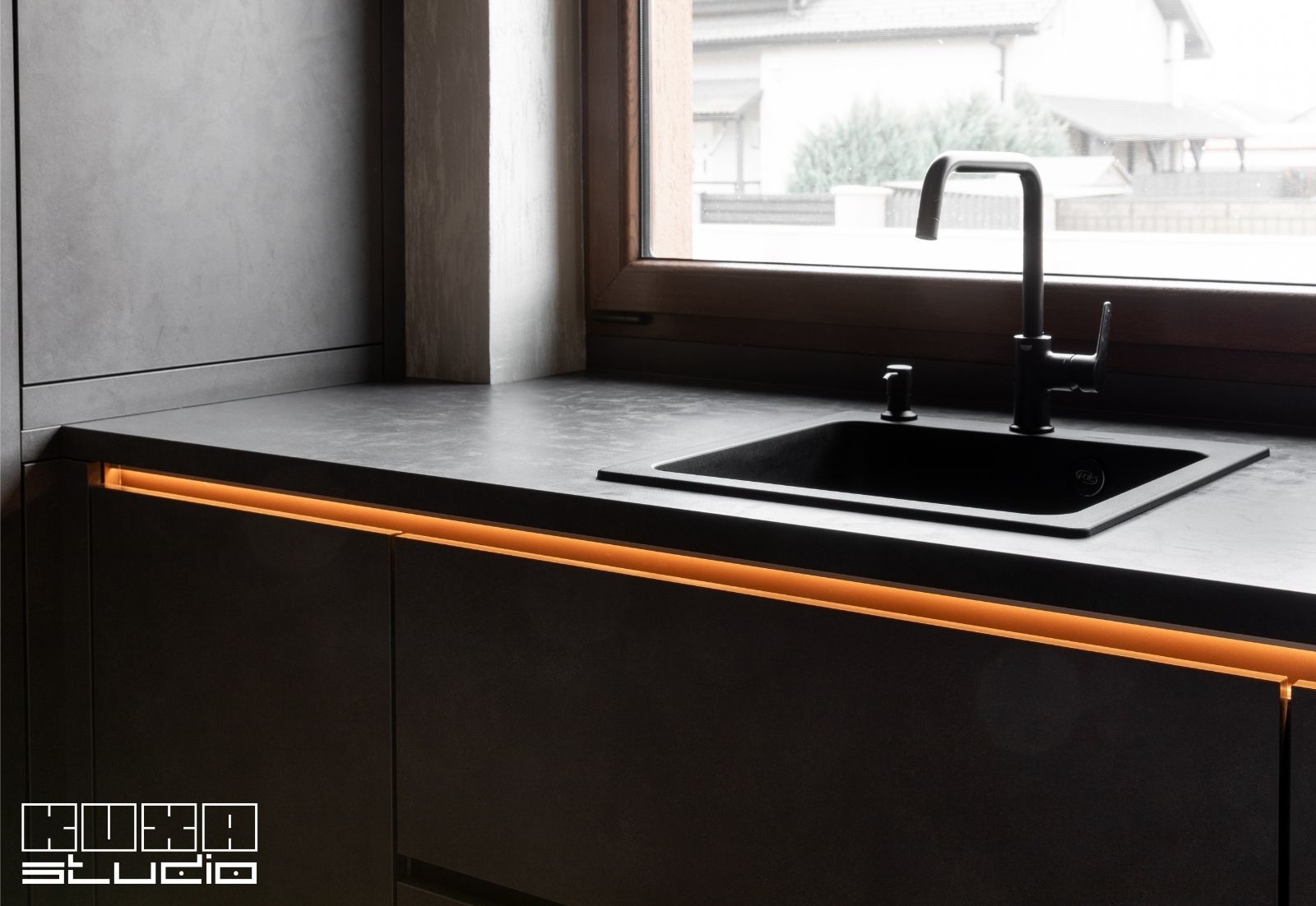 chiuveta neagră compozit